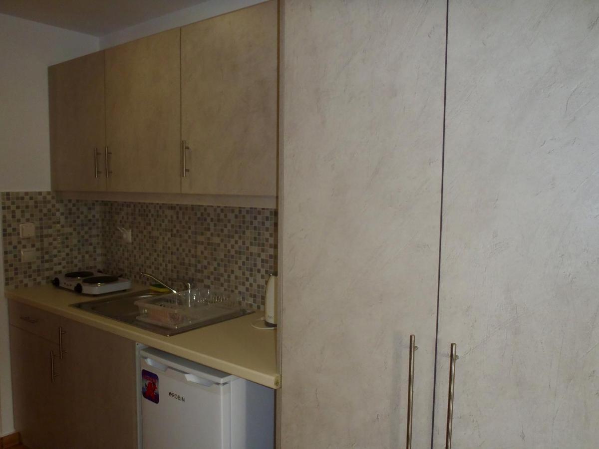 Loukas Apartments On The Waves Tragaki Exterior foto