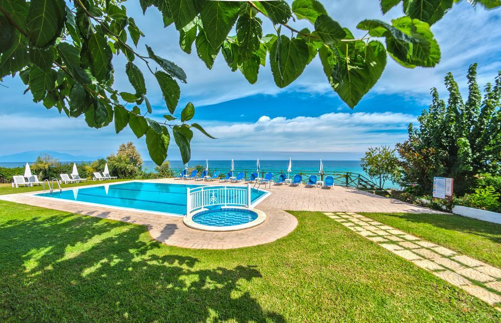 Loukas Apartments On The Waves Tragaki Quarto foto